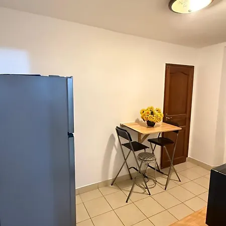 Appartamento Modern Et Parigi